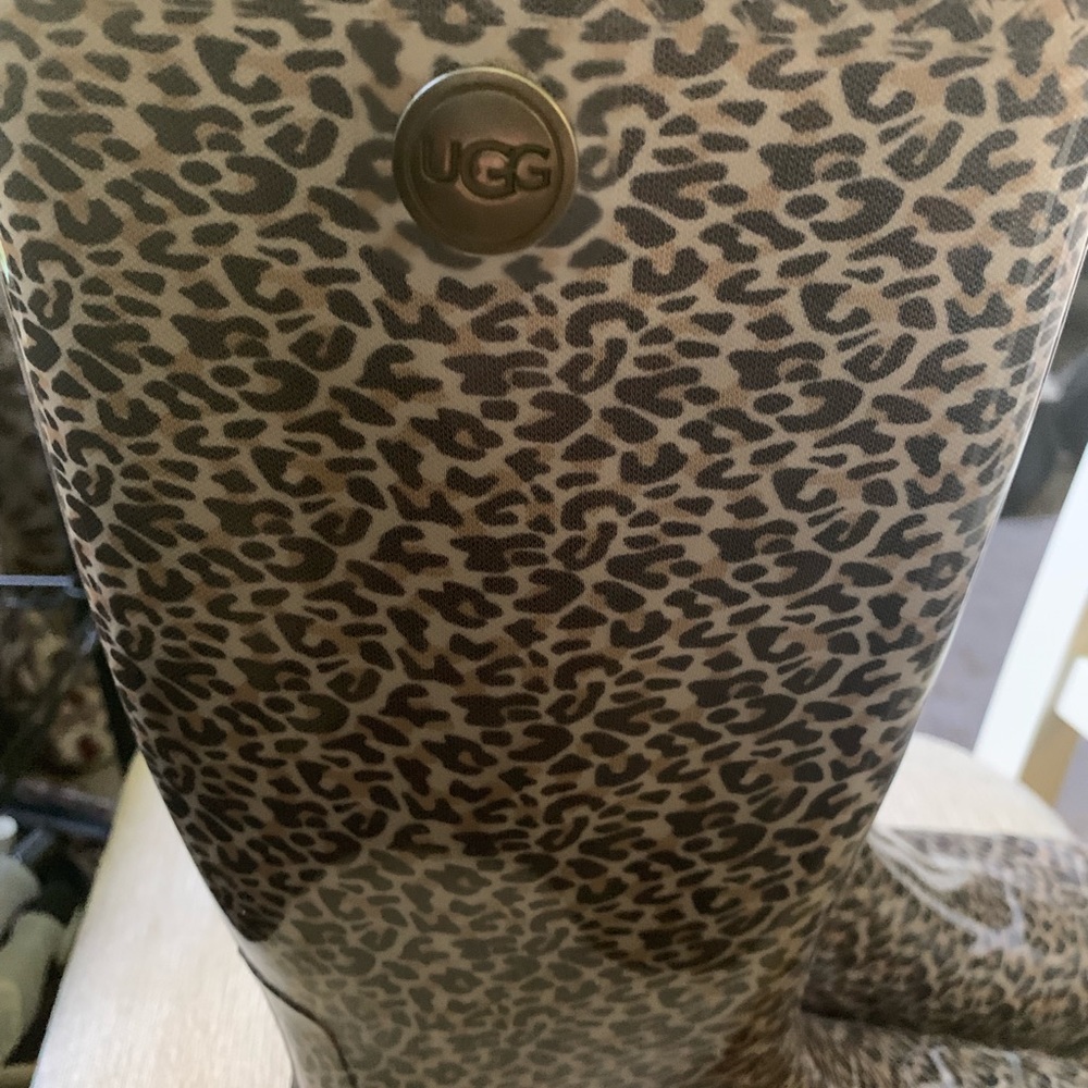 Ugg rain boots